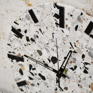 Zegar ścienny z kamienia Terrazzo 30cm indeks kreskowy