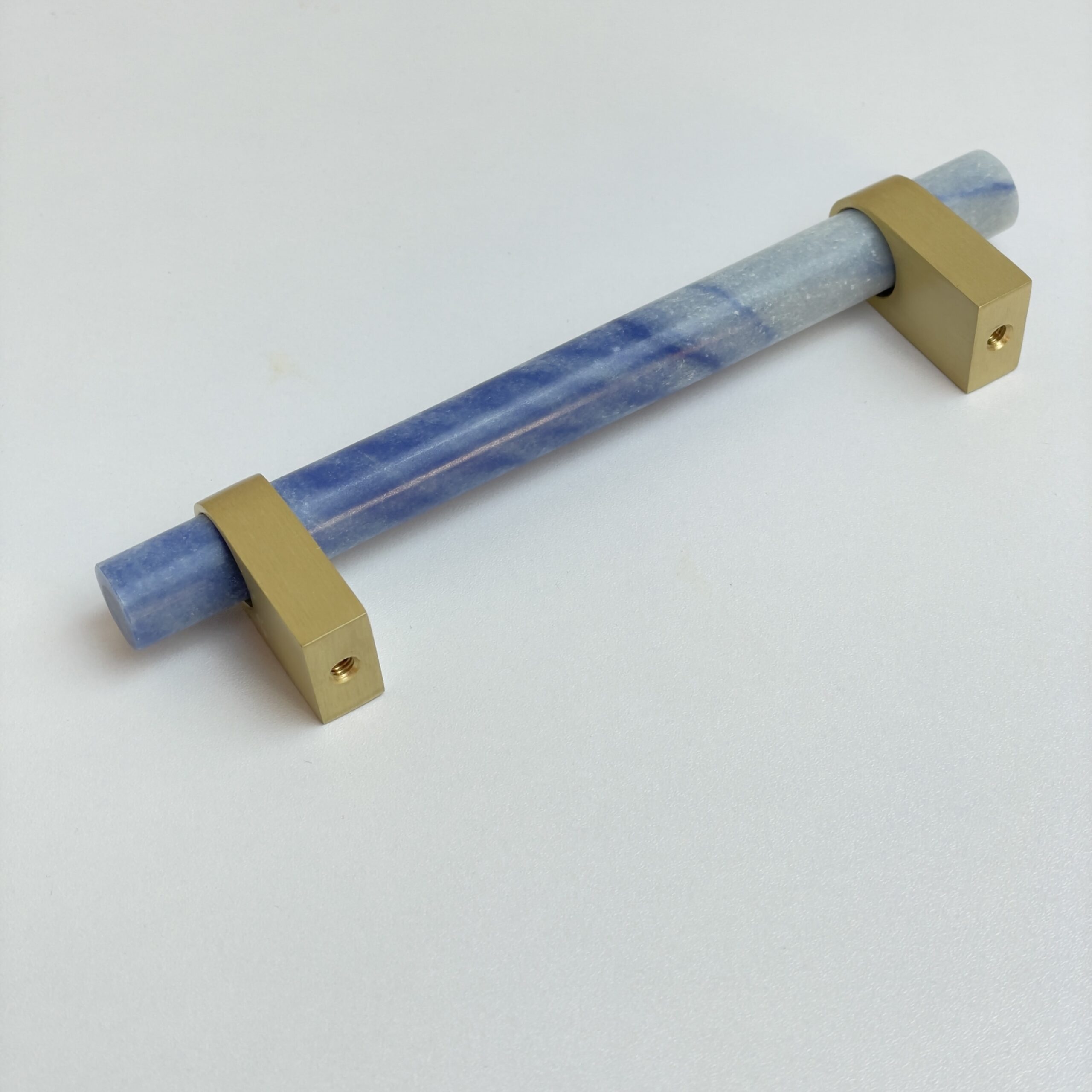 Mosiężny uchwyt meblowy reling kwarcyt Azul Macaubas 15cm